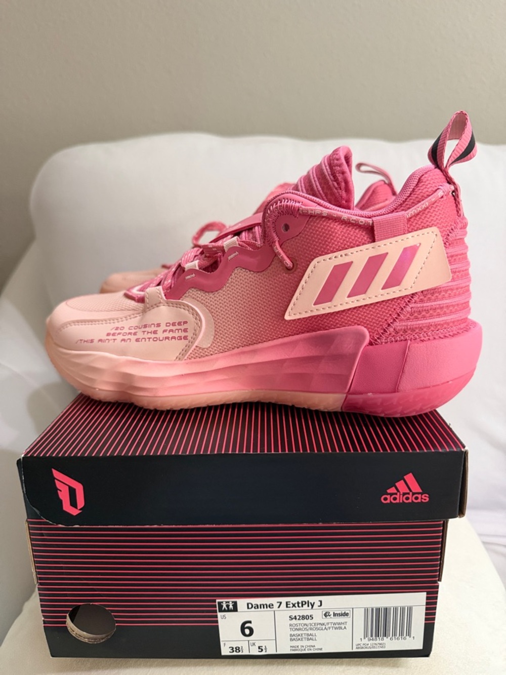 adidas Dame 7 Kids' Pink Gradient Basketball Shoes
Fits 7-7.5 womens